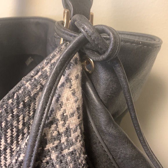 Coco and Carmen plaid purse. Excellent condition. - Picture 5 of 10